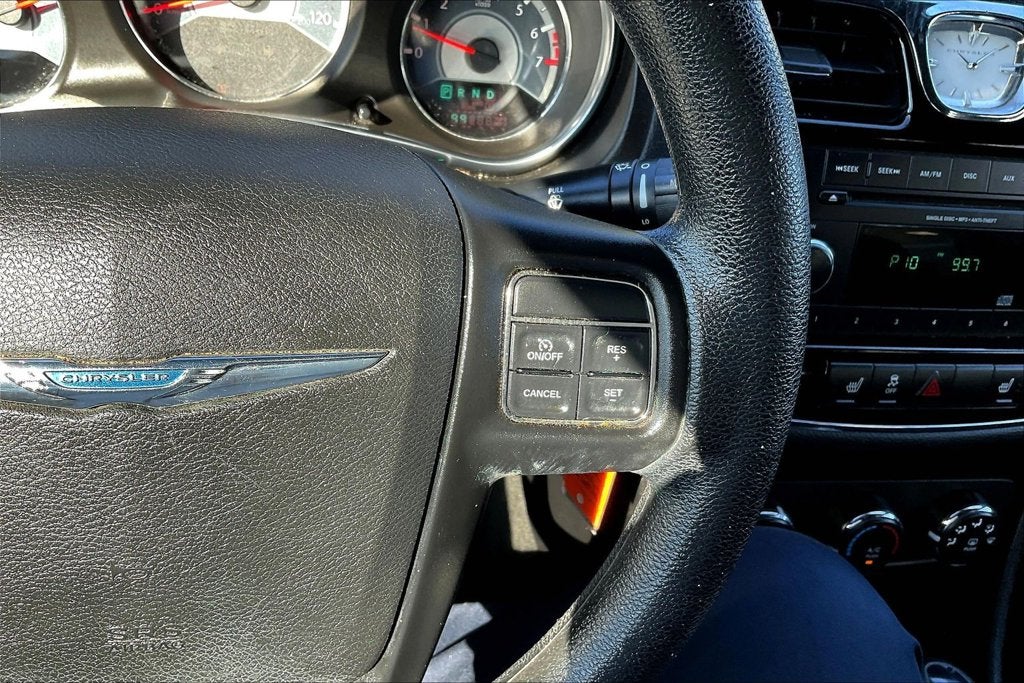 2013 Chrysler 200 LX