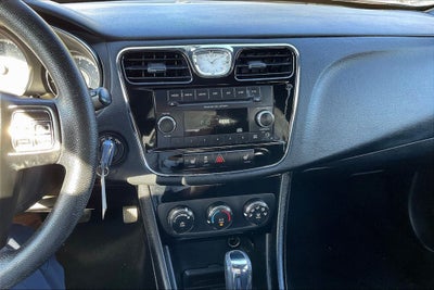 2013 Chrysler 200 LX