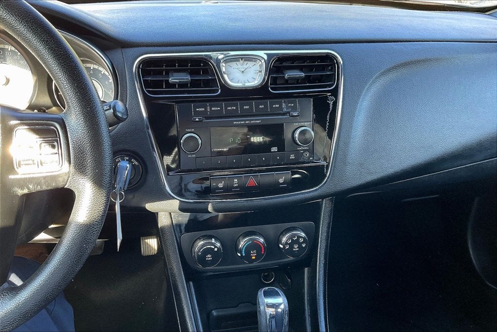 2013 Chrysler 200 LX