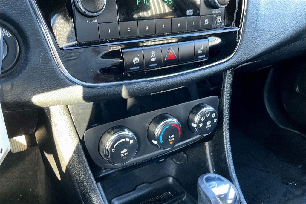 2013 Chrysler 200 LX