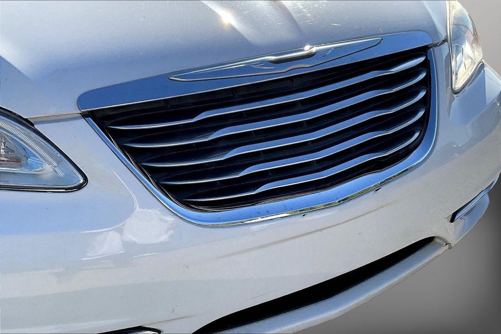 2013 Chrysler 200 LX