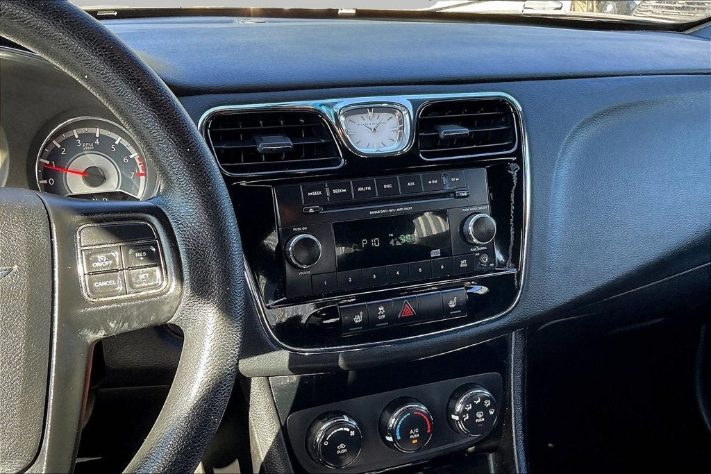 2013 Chrysler 200 LX