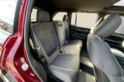 2024 Jeep Grand Cherokee Laredo