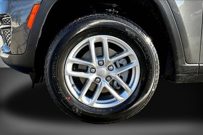 2026 Jeep Grand Cherokee Laredo