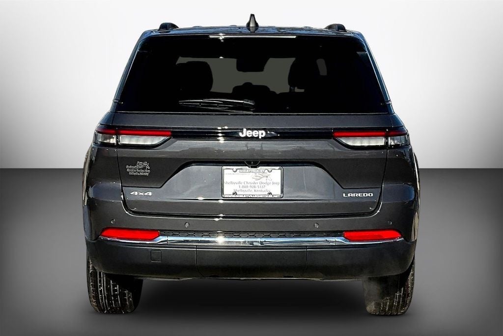 2026 Jeep Grand Cherokee Laredo