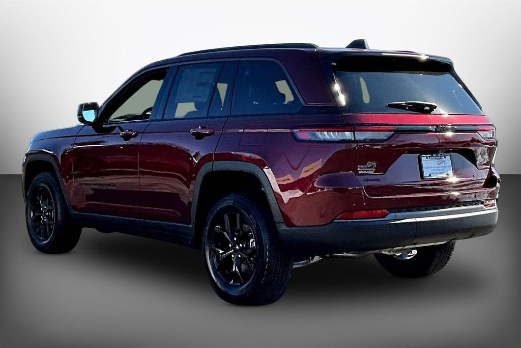 2026 Jeep Grand Cherokee Laredo