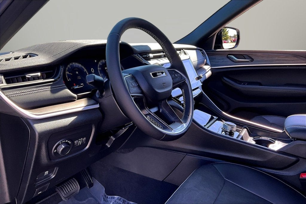 2027 Jeep Grand Cherokee Altitude