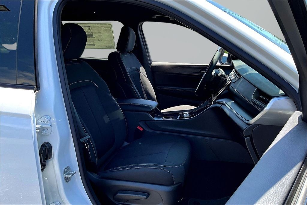2026 Jeep Grand Cherokee L Laredo