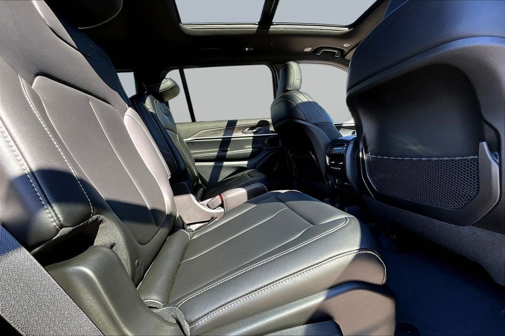 2027 Jeep Grand Cherokee L Limited