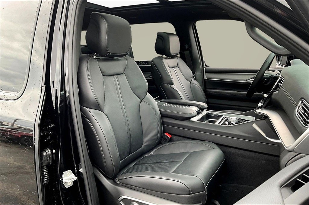 2026 Jeep Grand Wagoneer Base