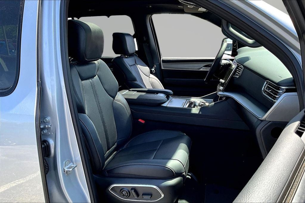 2026 Jeep Grand Wagoneer Limited Reserve