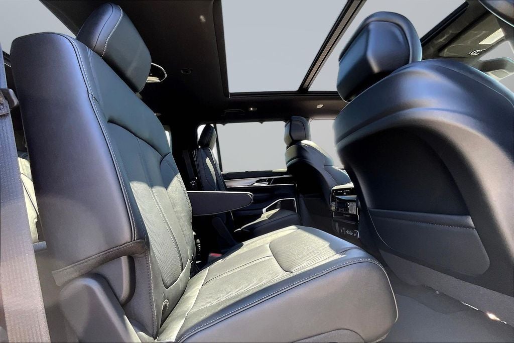 2026 Jeep Grand Wagoneer Limited Reserve