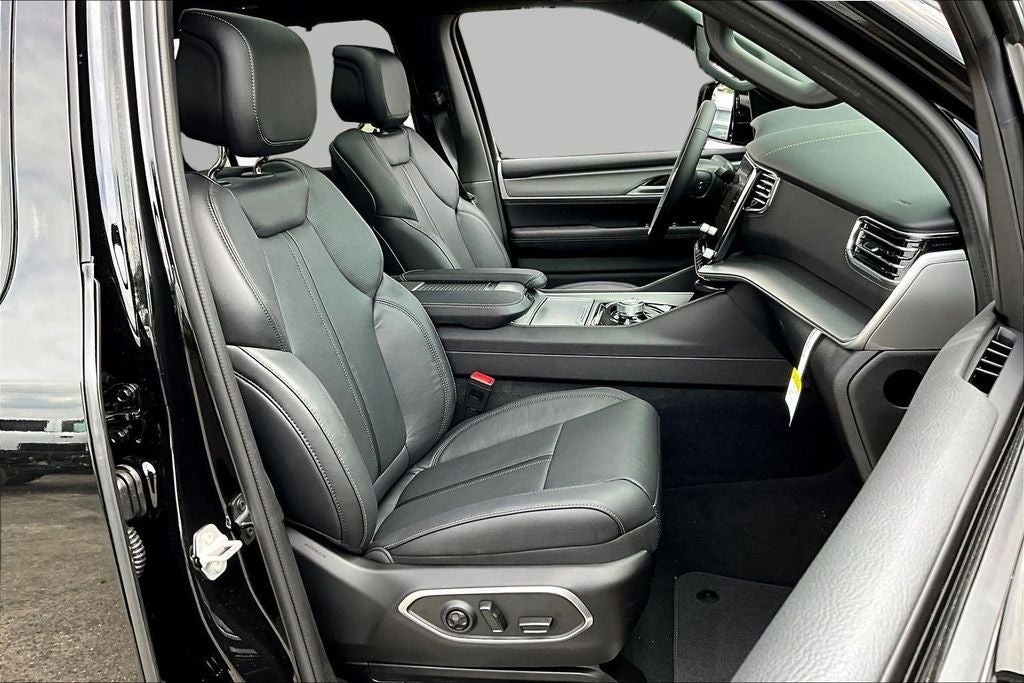 2026 Jeep Grand Wagoneer Limited Reserve