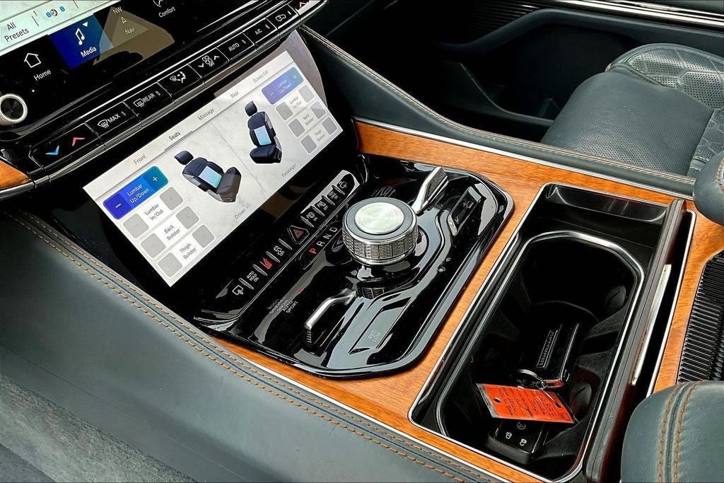 2022 Jeep Grand Wagoneer Series III