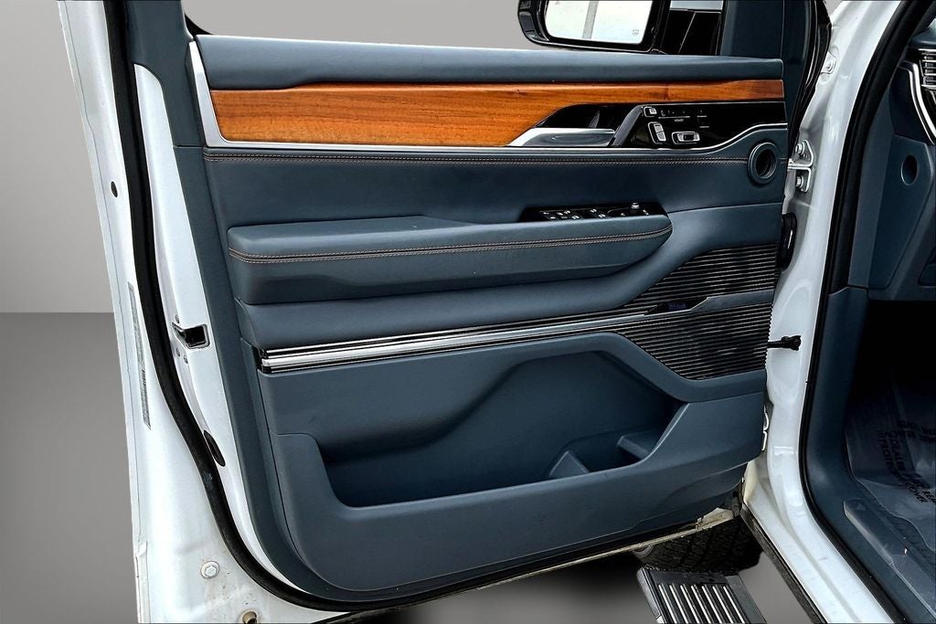 2022 Jeep Grand Wagoneer Series III