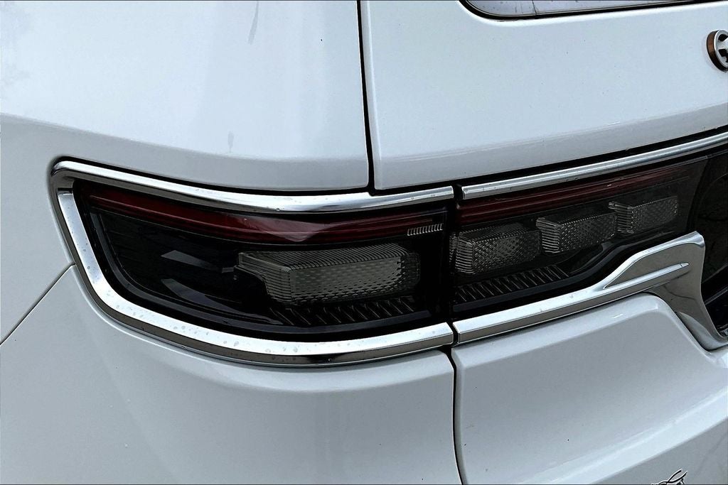 2022 Jeep Grand Wagoneer Series III