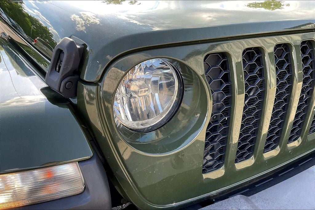 2022 Jeep Gladiator Sport