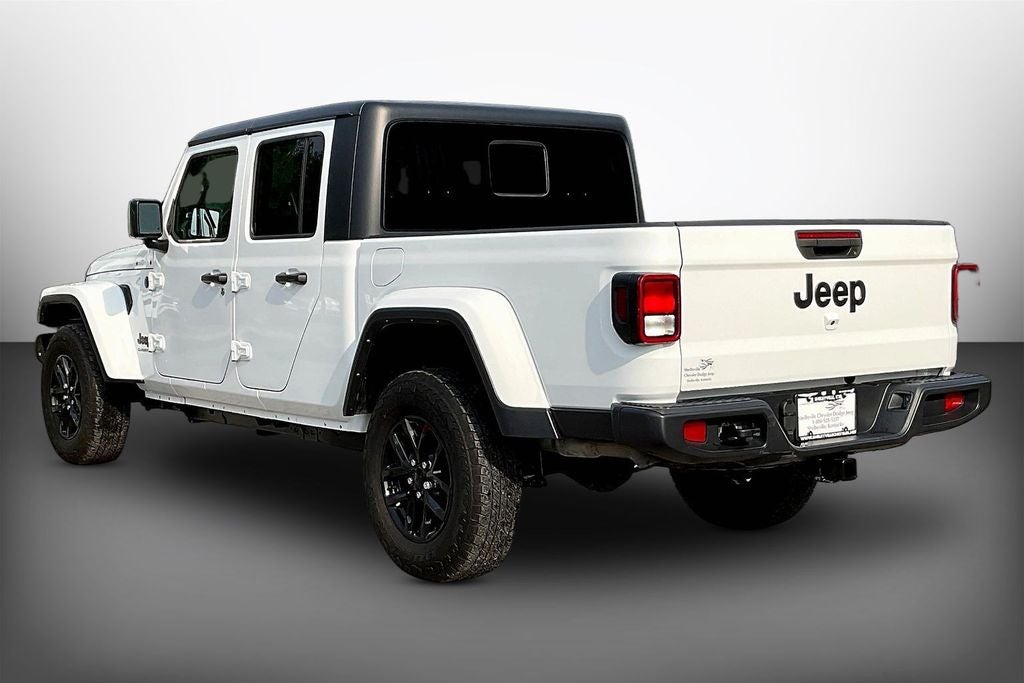 2022 Jeep Gladiator Sport
