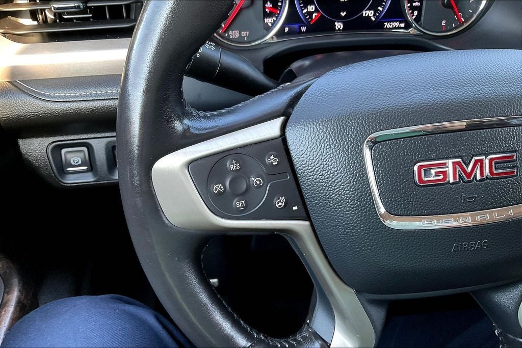 2022 GMC Acadia Denali