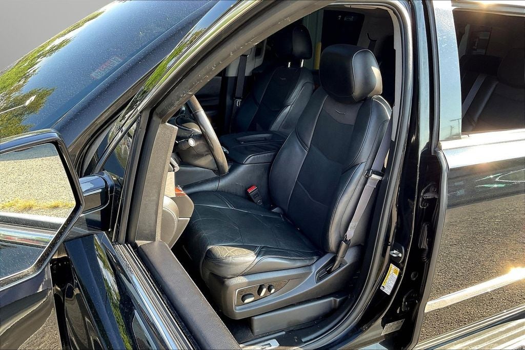 2016 Cadillac Escalade ESV Luxury