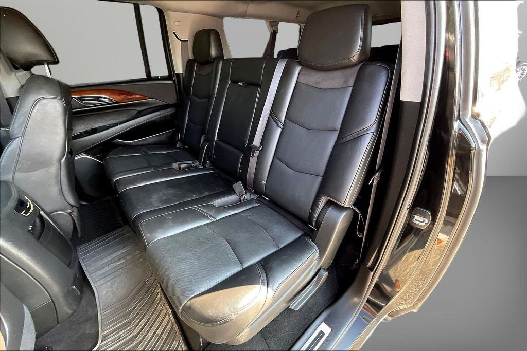 2016 Cadillac Escalade ESV Luxury
