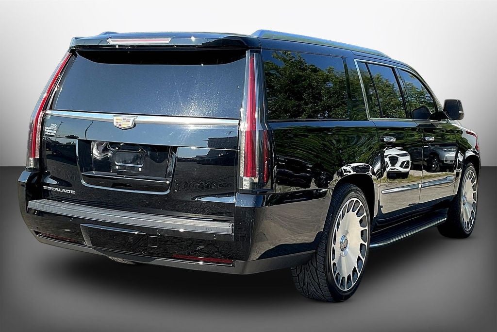 2016 Cadillac Escalade ESV Luxury