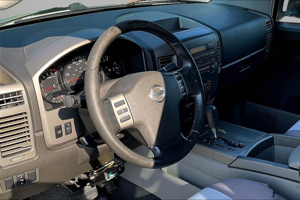 2004 Nissan Titan SE