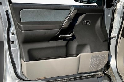 2004 Nissan Titan SE