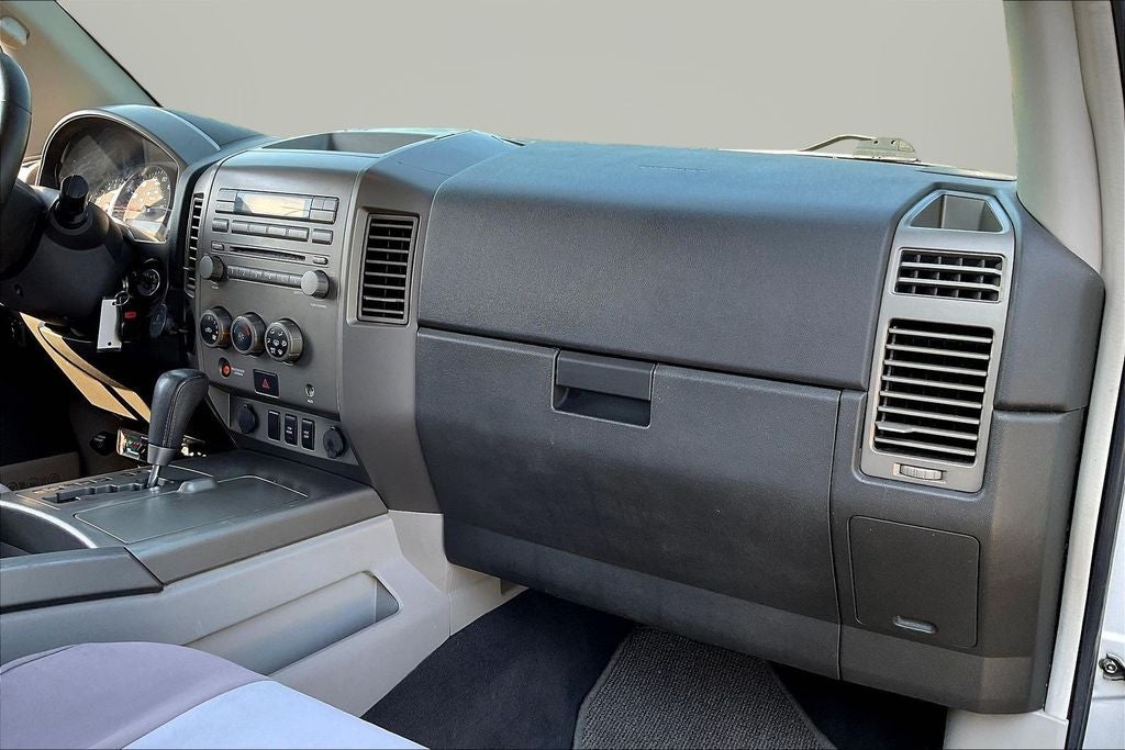 2004 Nissan Titan SE