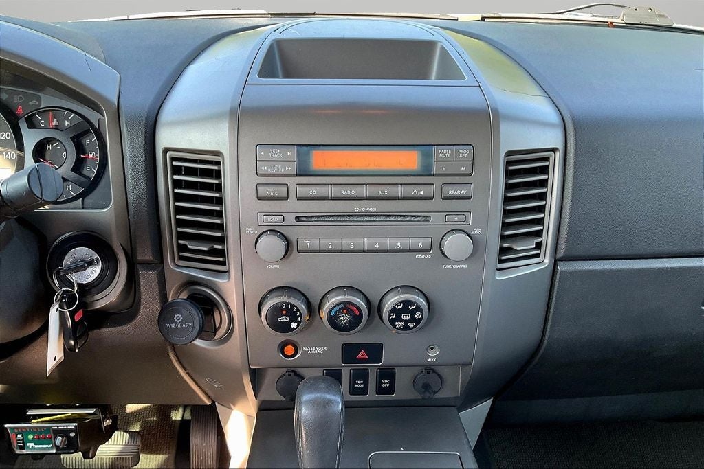 2004 Nissan Titan SE