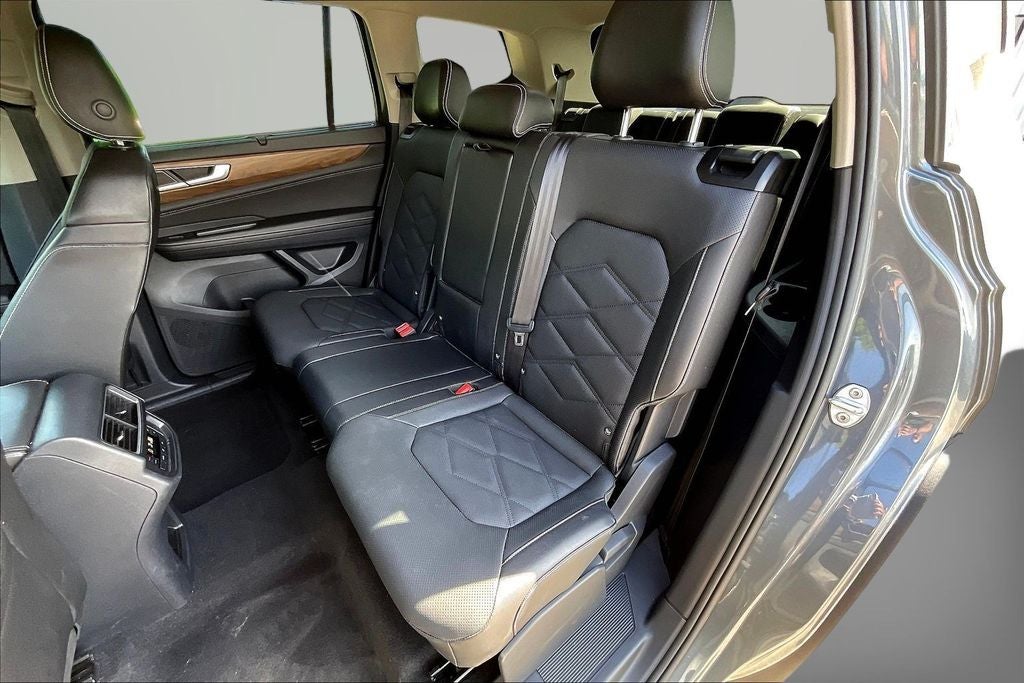 2025 Volkswagen Atlas 2.0T SE w/Technology