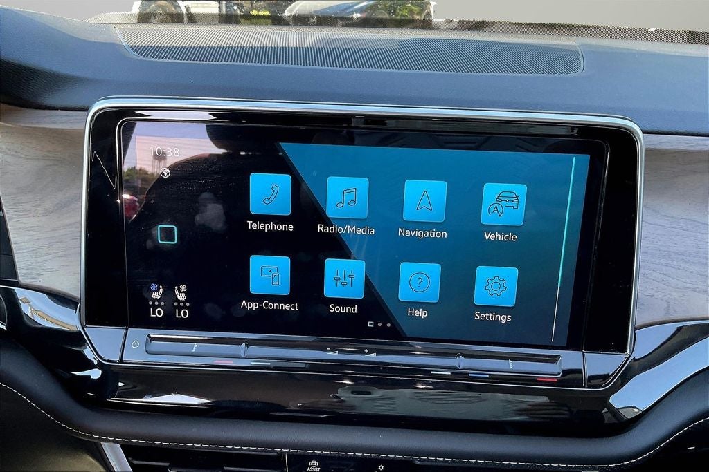 2025 Volkswagen Atlas 2.0T SE w/Technology
