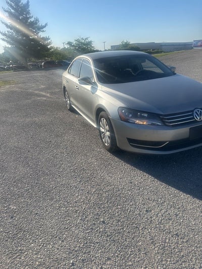 2013 Volkswagen Passat 2.5L Wolfsburg Edition