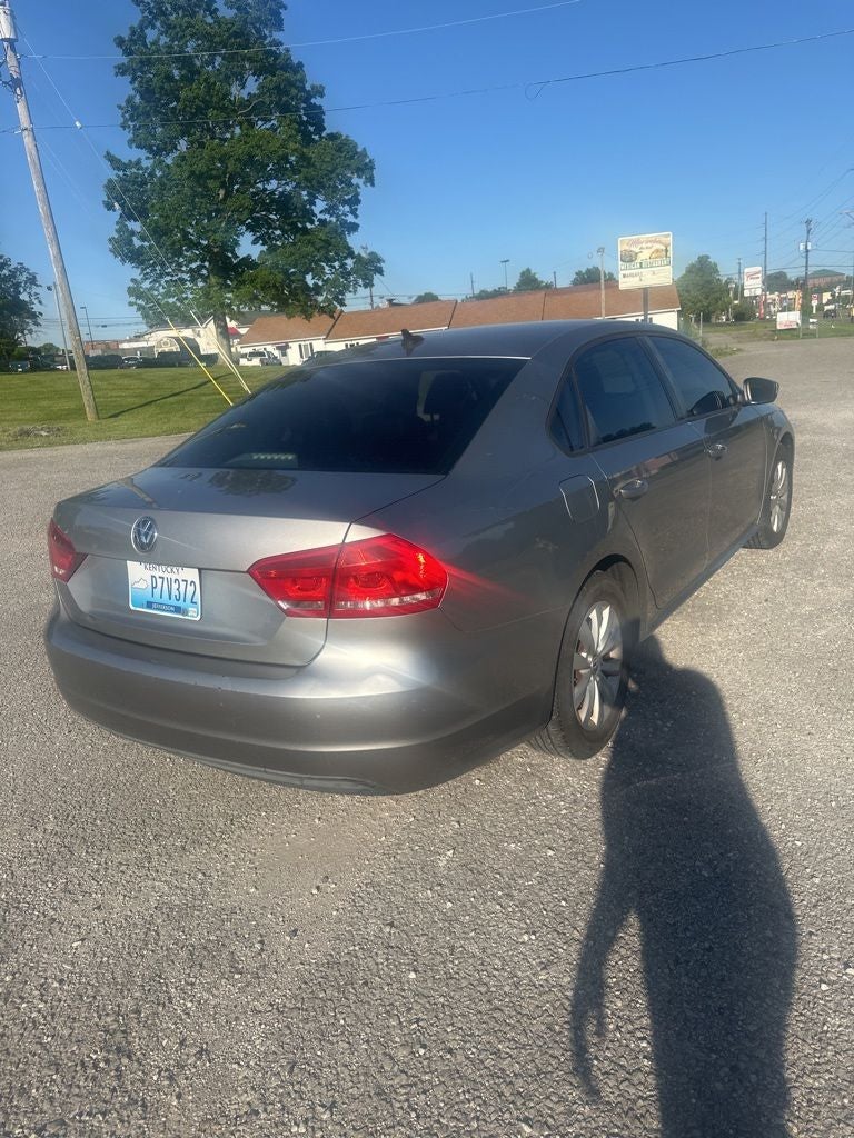 2013 Volkswagen Passat 2.5L Wolfsburg Edition