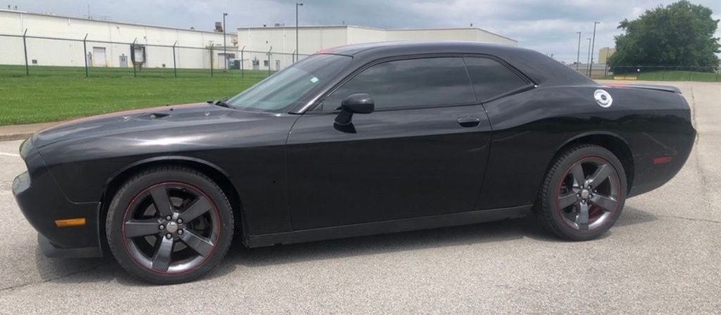 2013 Dodge Challenger SXT's photo