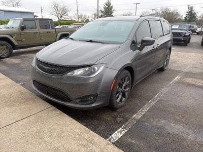 2020 Chrysler Pacifica Touring L