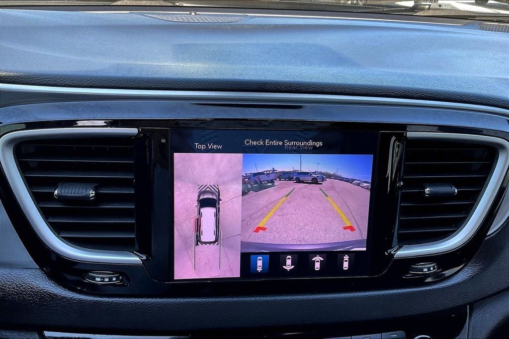 2020 Chrysler Pacifica Touring L