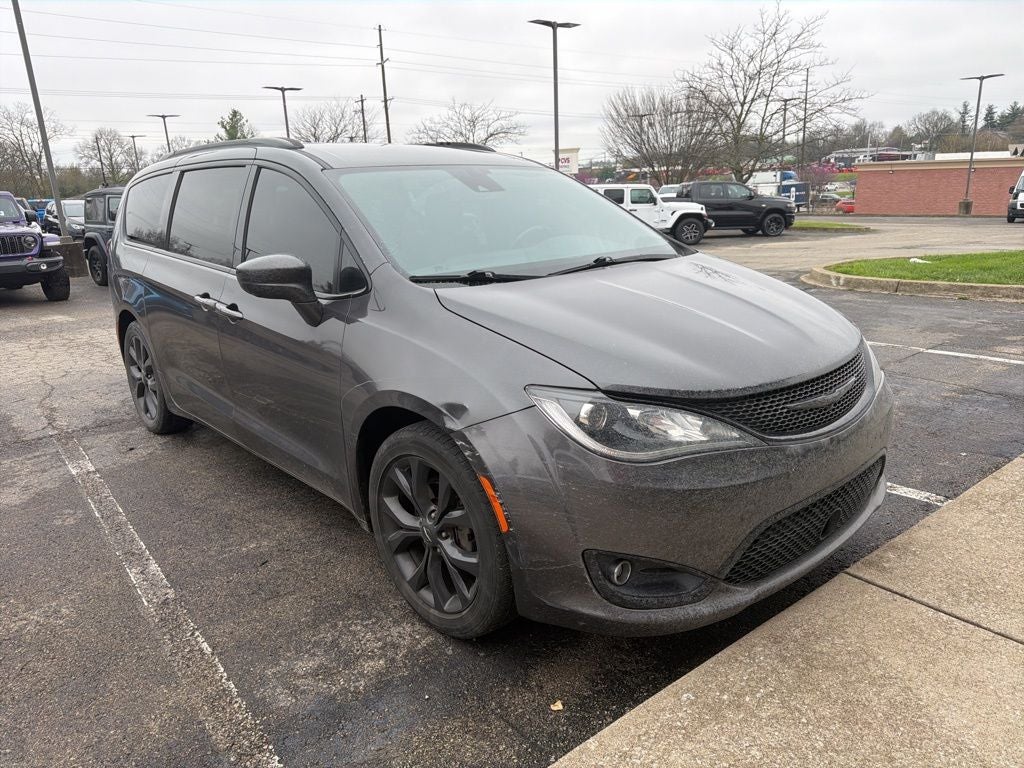 2020 Chrysler Pacifica Touring L
