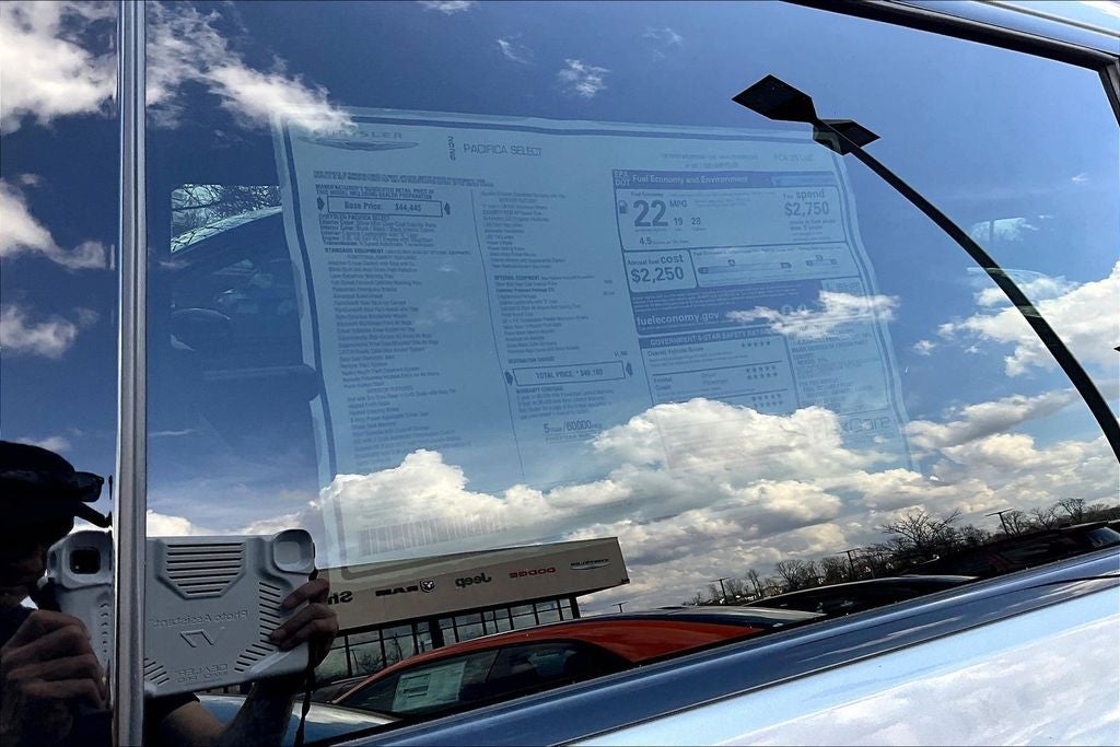 2026 Chrysler Pacifica Select