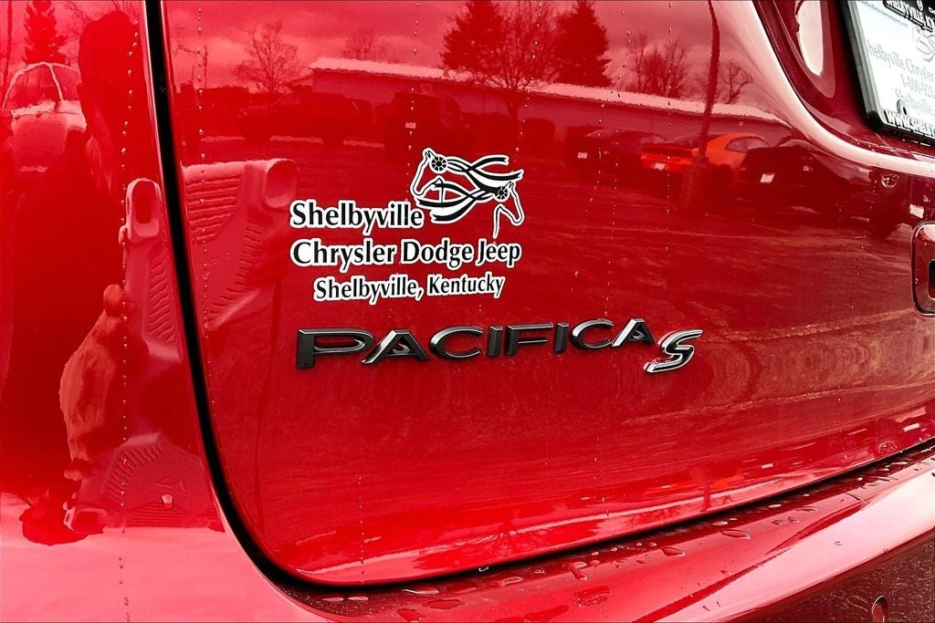 2026 Chrysler Pacifica Select