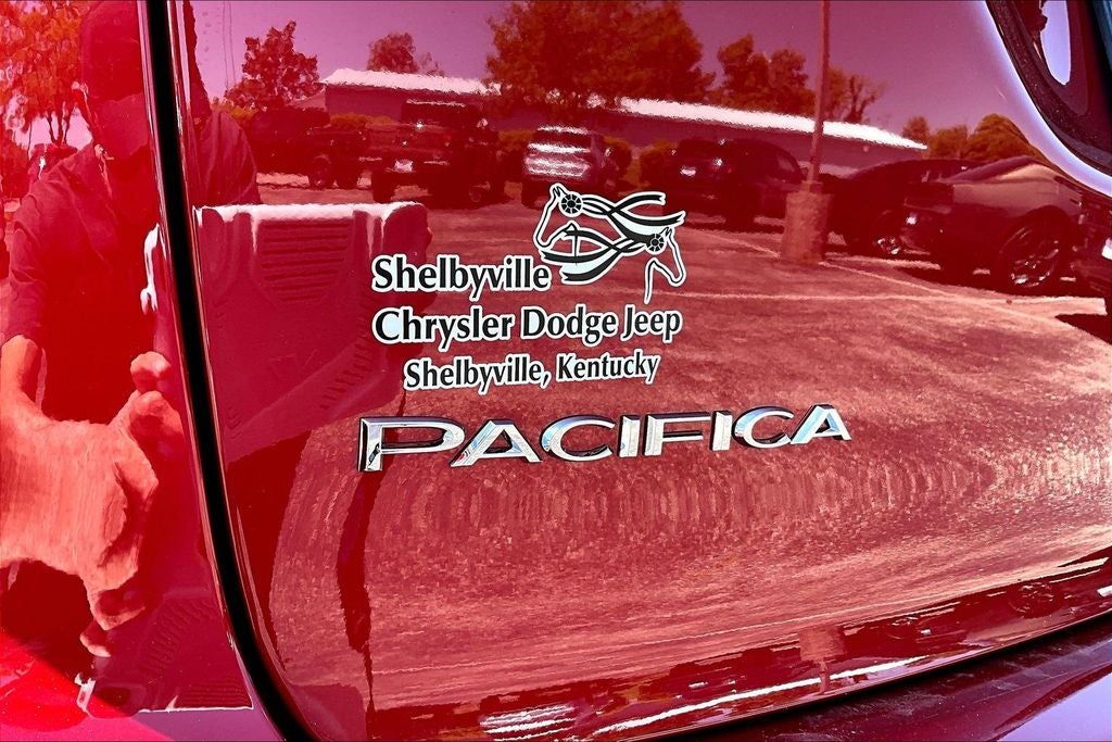2027 Chrysler Pacifica Select
