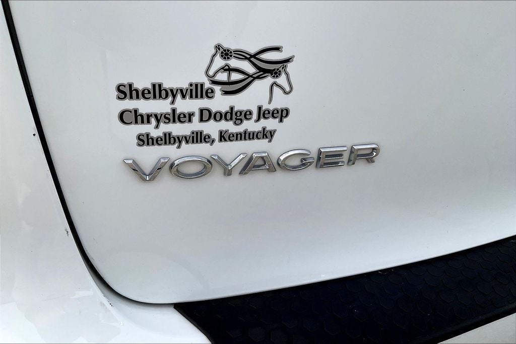 2023 Chrysler Voyager LX