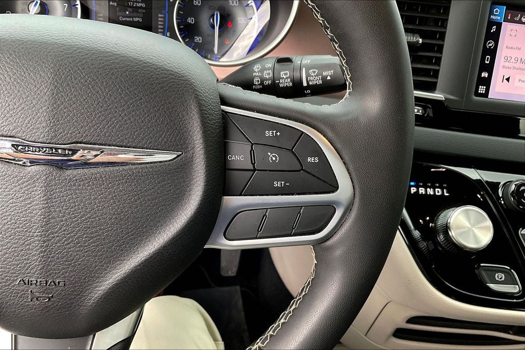 2023 Chrysler Voyager LX