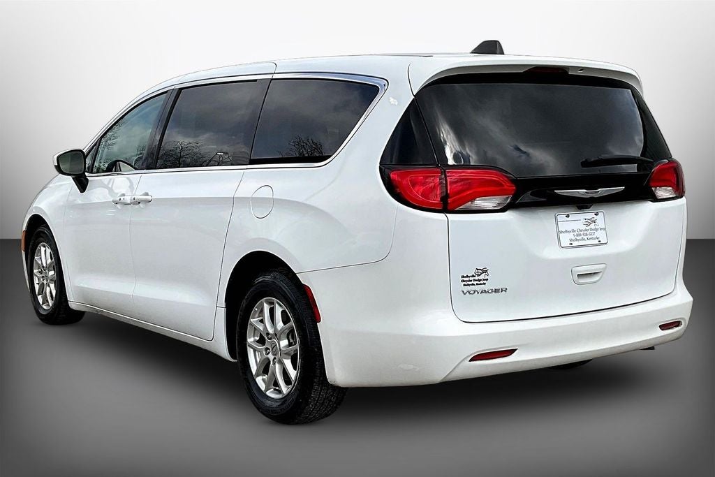 2023 Chrysler Voyager LX