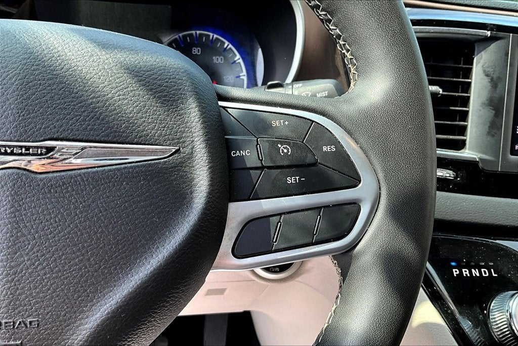 2023 Chrysler Voyager LX