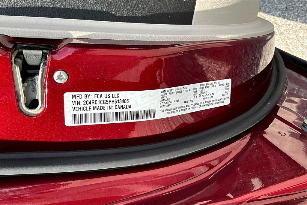 2023 Chrysler Voyager LX