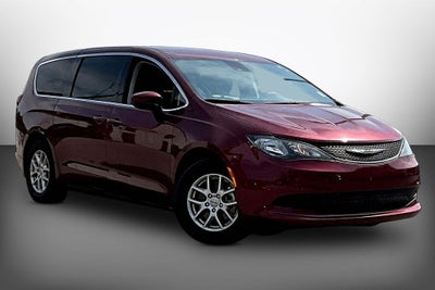 2023 Chrysler Voyager LX