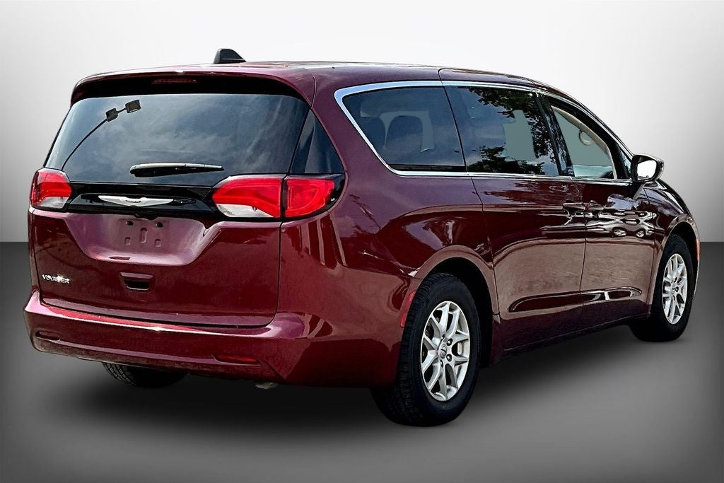 2023 Chrysler Voyager LX