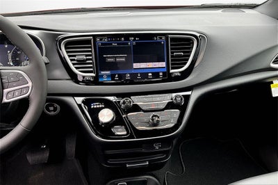 2026 Chrysler Voyager LX