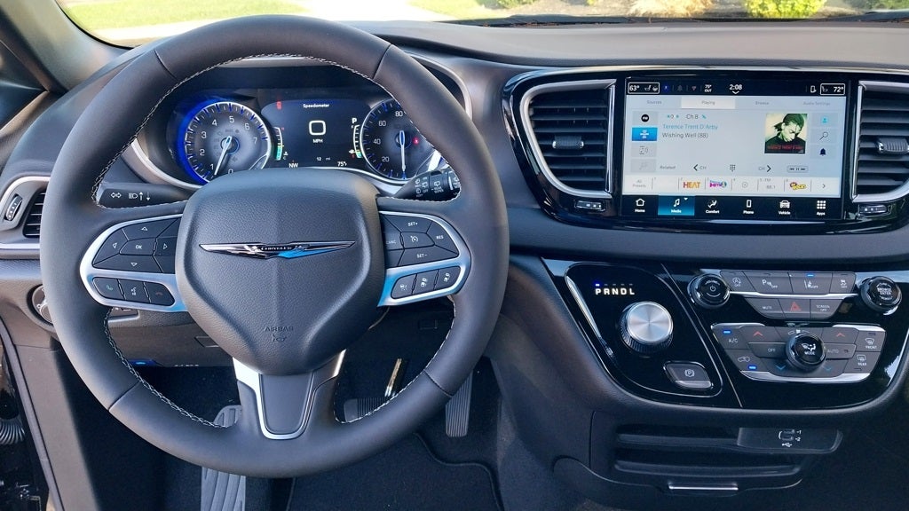 2026 Chrysler Voyager LX